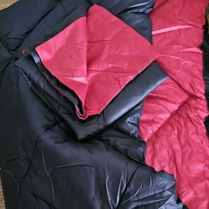 NOWT Black and Red comforter with 1 sham. 60" x 78" Tote 7